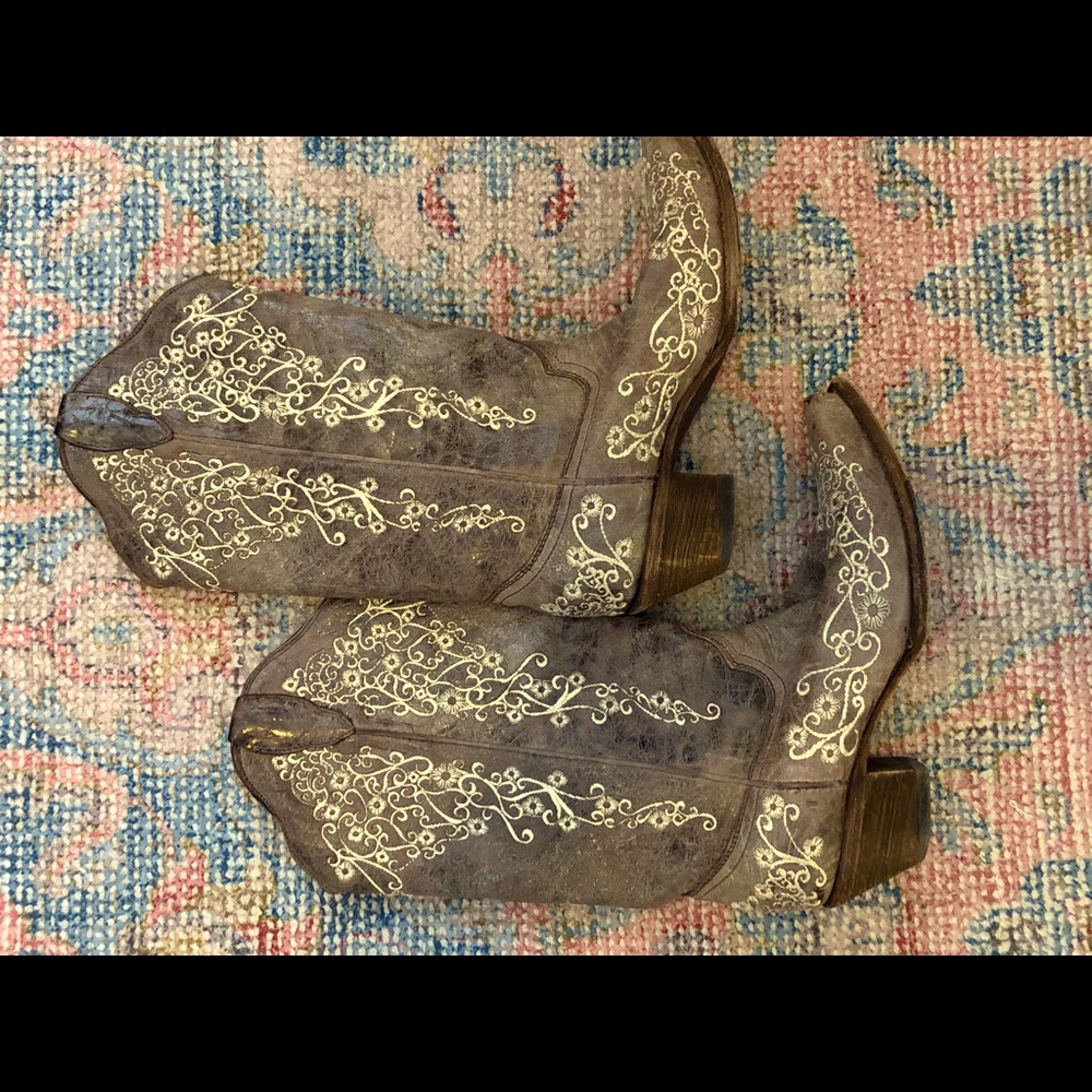 Corral embroidered cowboy boots